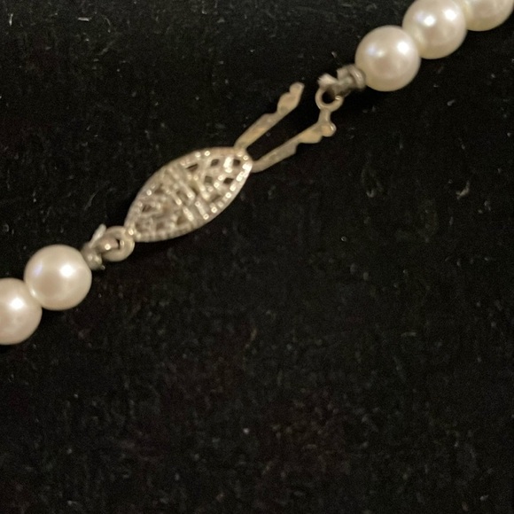 Vintage Pearl Necklace silver rhinestone & pearl pendant - Picture 5 of 7